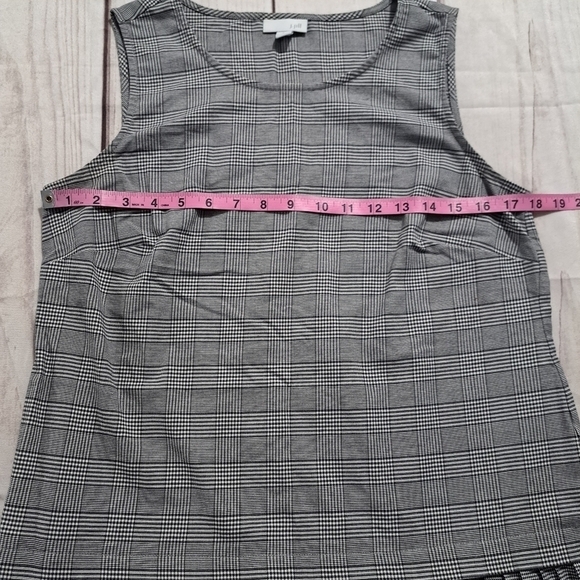 J.Jill Scoop Neck Plaid Ruffle Pleated Hem Sleeveless Blouse Size Small - Picture 4 of 7